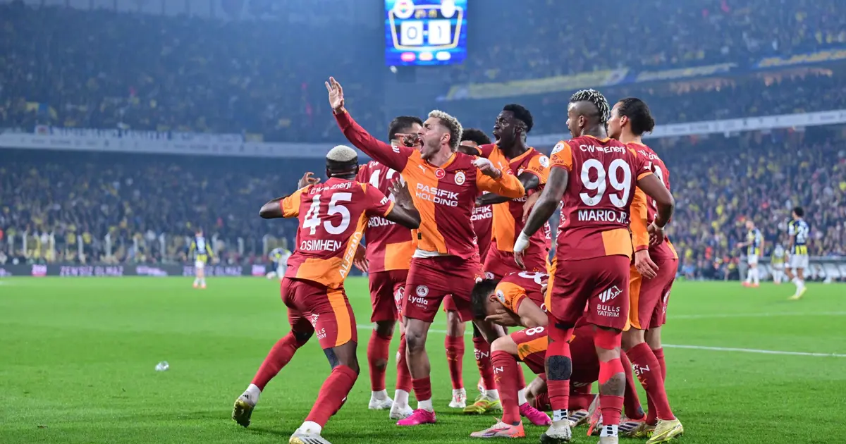 Galatasaraylı Kazımcan Karataş'a Çakmak Fırlatan Şüpheliye Gözaltı ve Spor Müsabakalarından Men Cezası