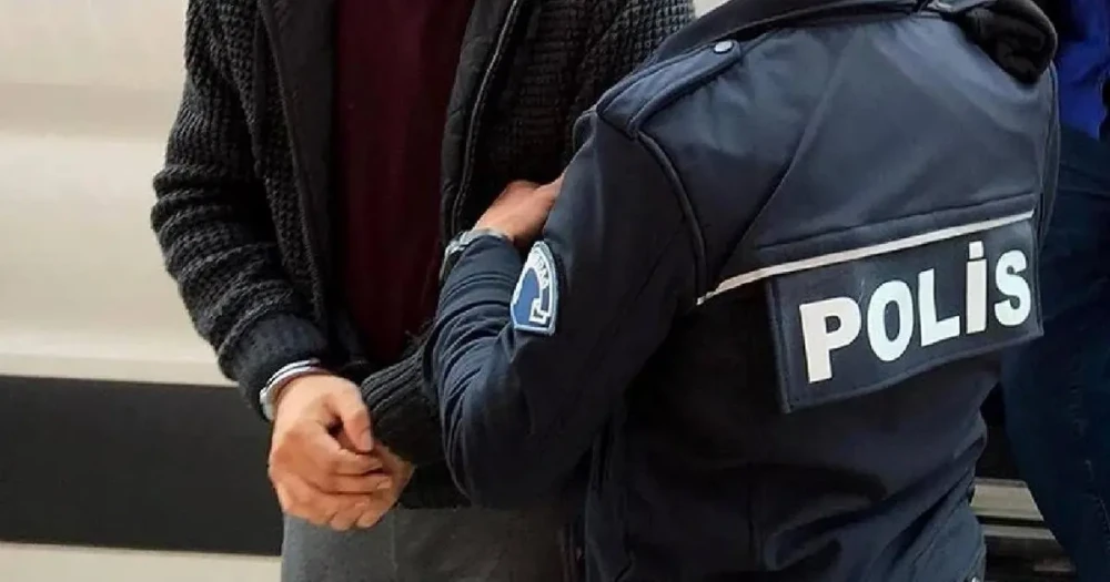 Sosyal Medya Tuzağı: Çift, Tanıdıkları Erkeği Gasp Edip Tutuklandı
