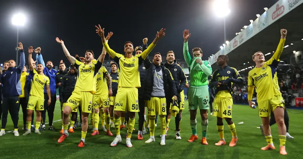 Başakşehir-Fenerbahçe Maçında İlk 11'ler Belli Oldu: Fenerbahçe'de Sürpriz Kadro