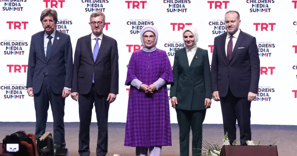 Emine Erdoğan'dan Sosyal Medya ve Dijital Oyunlara İlişkin Önemli Uyarılar