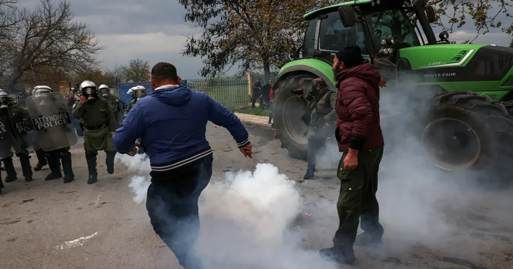 Yunan Çiftçilerin Eylemleri Sınır Ticaretini Durdurdu