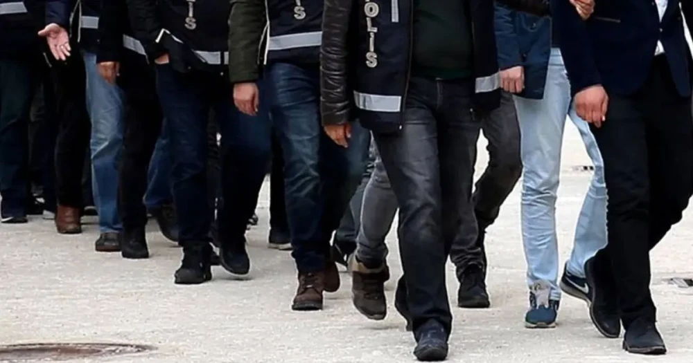 6 ildeki FETÖ operasyonunda 13 gözaltı kararı