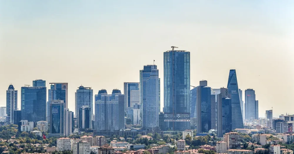 Hong Kong'daki Yangın Felaketinin Ardından İstanbul'da Yüksek Binalar İçin Kritik Uyarı