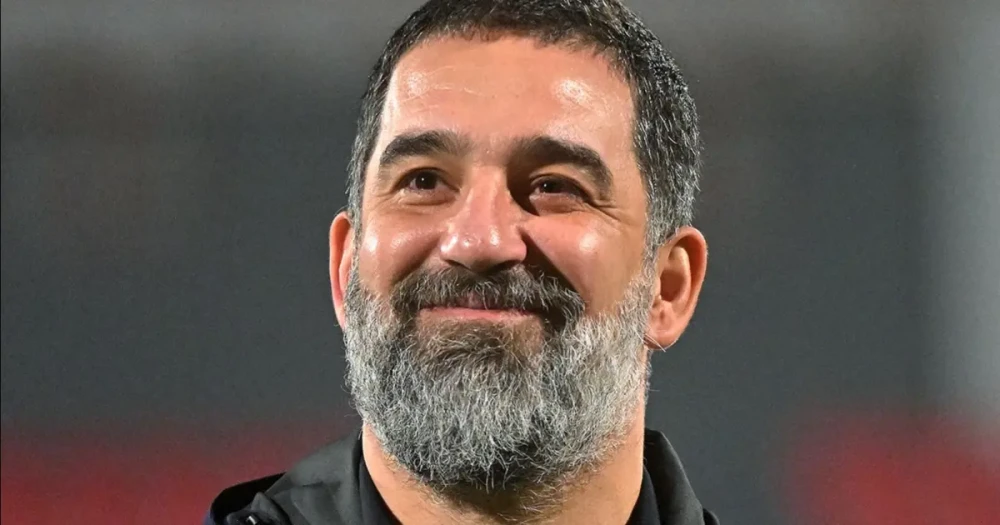 Futbol Sahasında Beklenmedik Sonuçlar: Samsunspor'dan Hüsran, Arda Turan Zirveye Bir Adım Daha Yaklaştı