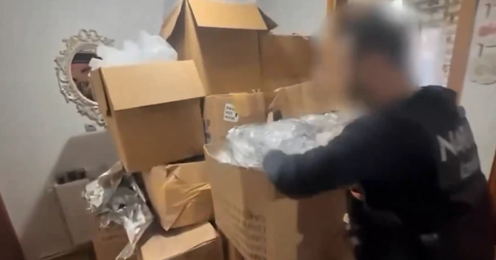 İstanbul ve İzmir'de Nefes Kesen Uyuşturucu Operasyonları: Milyonlarca Hap Ele Geçirildi