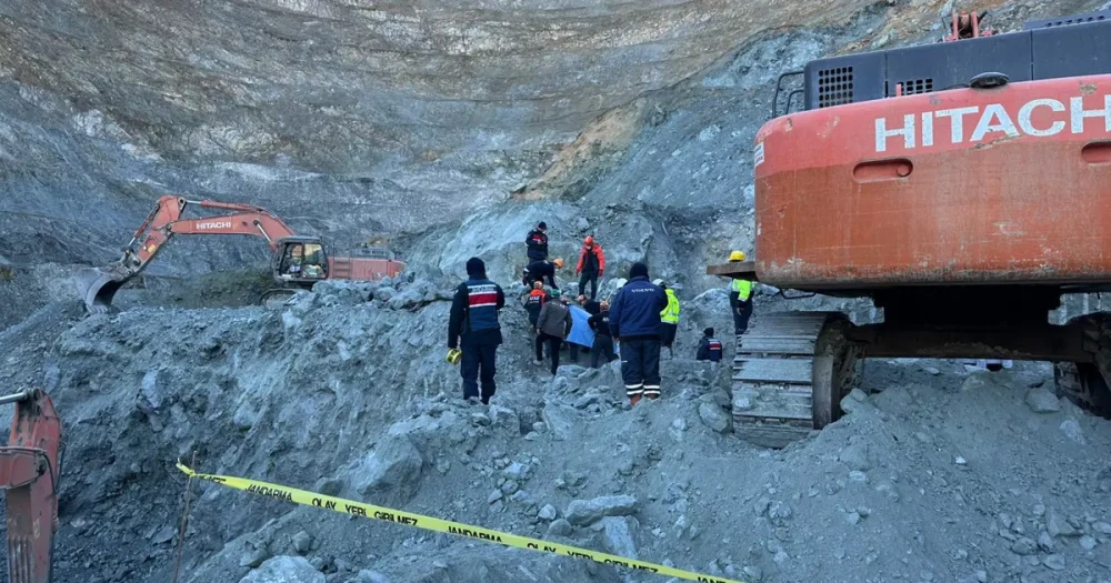 Göçük Altında Kalan Şantiye Müdürü 28 Gün Sonra Bulundu
