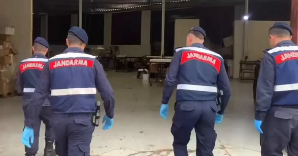 17 Şehirde Sahte İçki Operasyonu: Binlerce Litre Sahte Alkole El Konuldu
