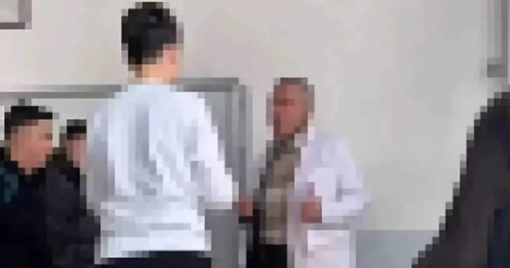 Öğretmene Zorbalık Yapan Öğrencilere Okuldan Uzaklaştırma Cezası