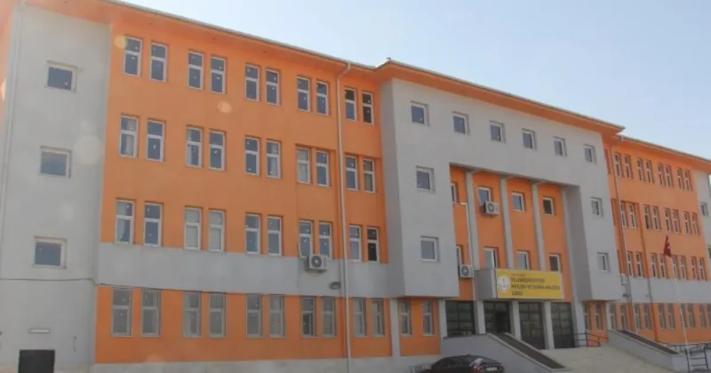 Cizre Lisesinde Taciz İddiası: Öğretmen Gözaltına Alındı