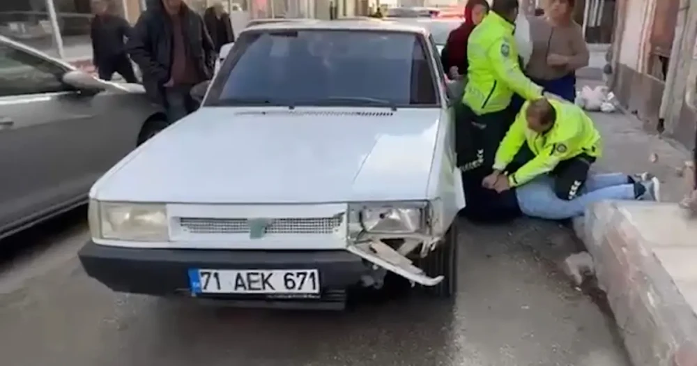 Ehliyetsiz Sürücü Drift Yapıp Kaçarken Zincirleme Kazaya Neden Oldu