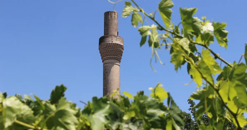 "Kırık Minare" Adıyla Bilinen Tarihi Yapı 200 Yıldır Ayakta