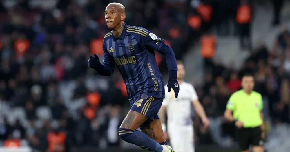 Fenerbahçe'de Anderson Talisca Şoku: Derbi Öncesi Sakatlandı