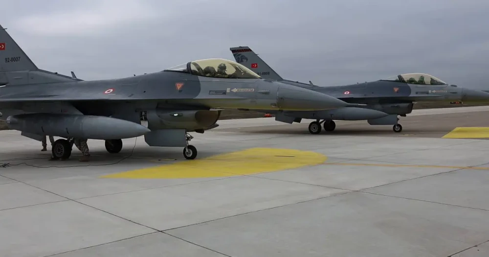 Türk Hava Kuvvetleri'nden Karadeniz Semalarında Tatbikat