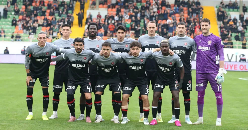 Alanyaspor Galip Geldi, Teknik Heyet İstifa Etti: Süper Lig'de Şok Ayrılık
