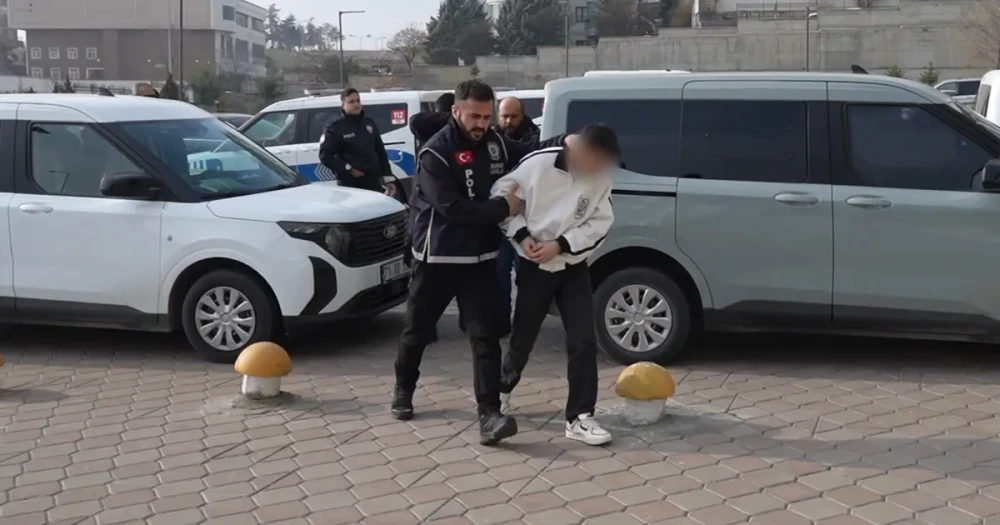 Kırıkkale'de Gençlere Çıplak Görüntülerle Şantaj ve Gasp