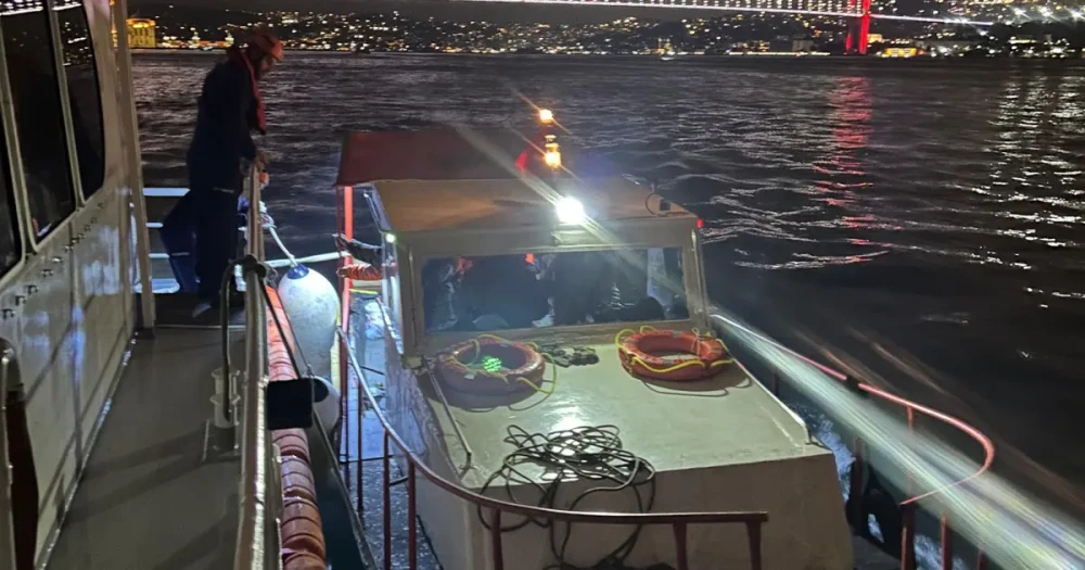 İstanbul Boğazı'nda Tehlikeli Anlar: Tekne Sürüklenirken Kurtarıldı