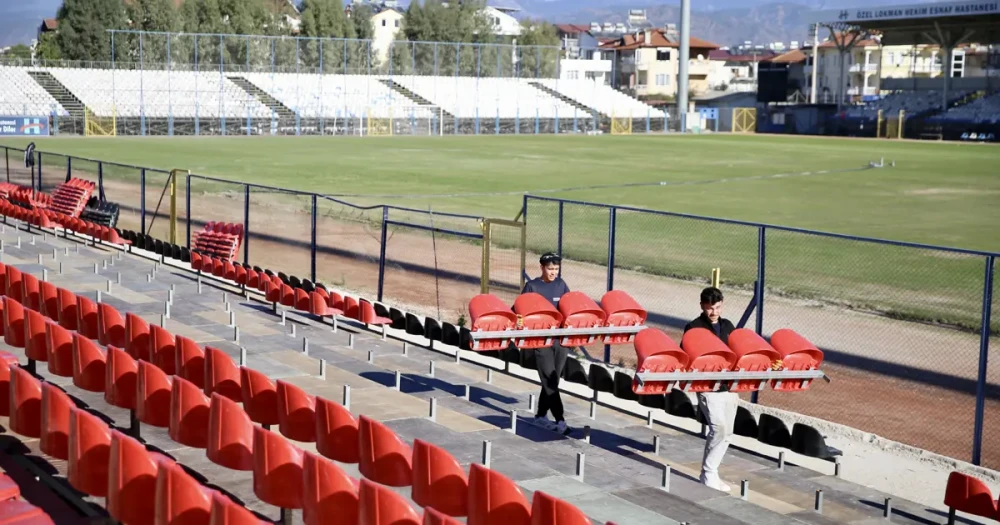 Fethiye'de Galatasaray Heyecanı: Seyyar Tribünler 5 Bin TL'ye Kuruldu
