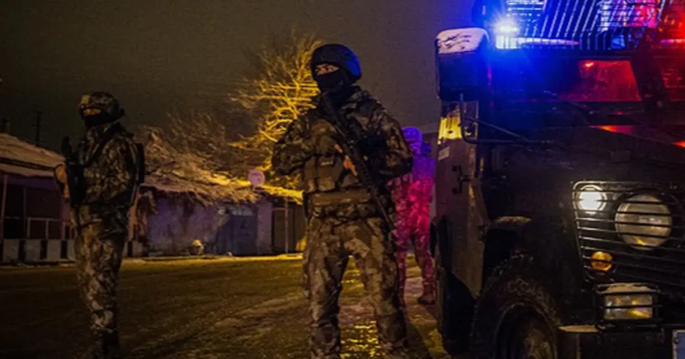 Yalova'da DAEŞ Operasyonu: Polise Ateş Açıldı, Özel Harekat Müdahale Etti