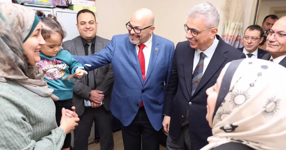 Bakan Memişoğlu Kahire'de Filistinli Hastaları Ziyaret Etti
