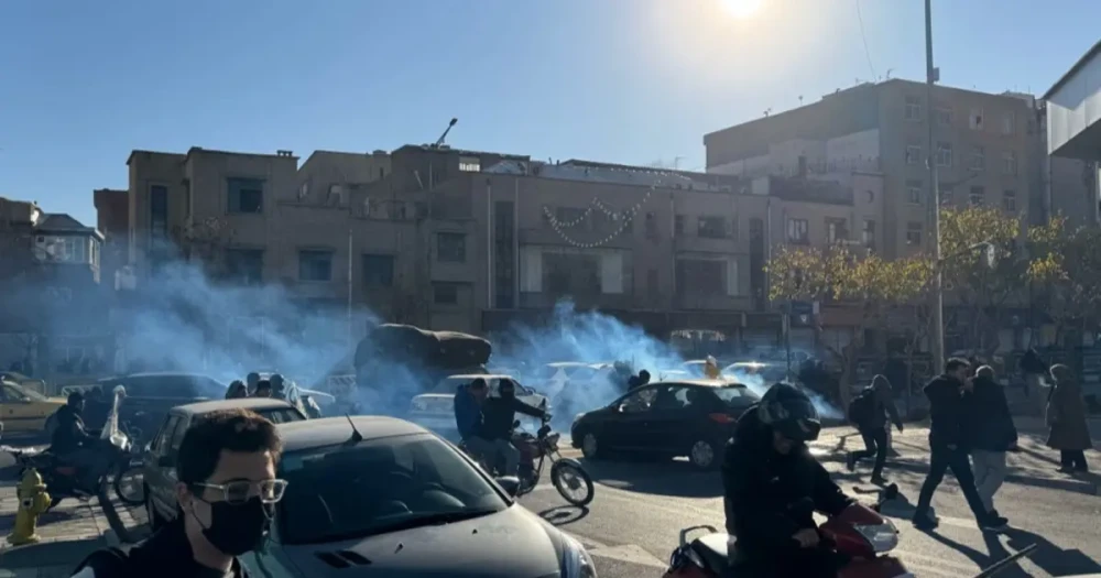 İran'da Yüksek Enflasyon Kaynaklı Protestolarda İlk Can Kaybı Yaşandı