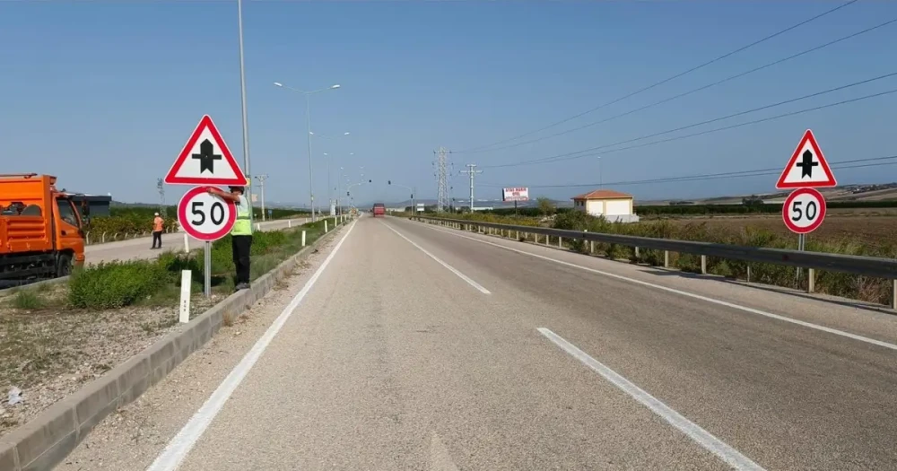 Yollarda Sadeleşme: 58 Bin Hız Sınırı Levhası Kaldırıldı