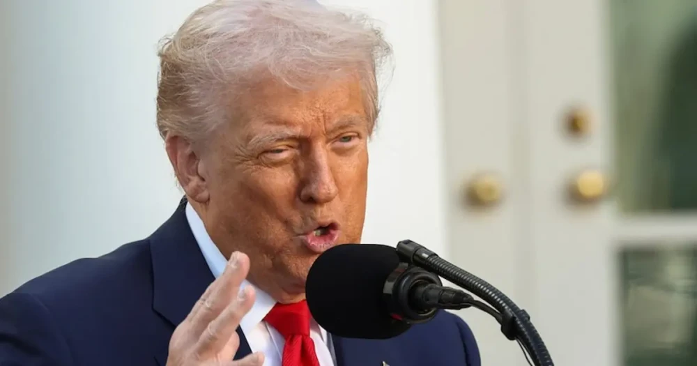 Trump'tan İran'a Sert Mesaj: "Silahlarımız Hazır ve Ateş Etmeye Hazırız"