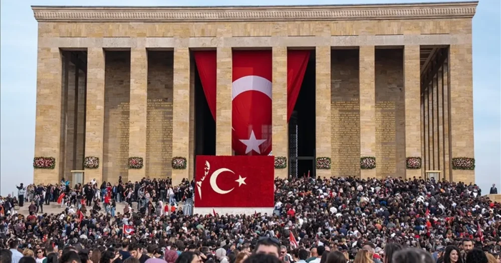 Anıtkabir Rekor Ziyaretçi Ağırladı: 2025'te Milyonlarca Kişi Anıtkabir'i Ziyaret Etti