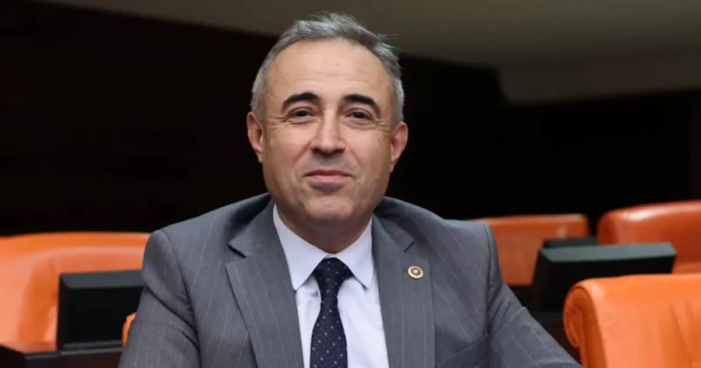 DEVA Partisi'nde İstifa Şoku: Genel Başkan Yardımcısı Görevinden Ayrıldı