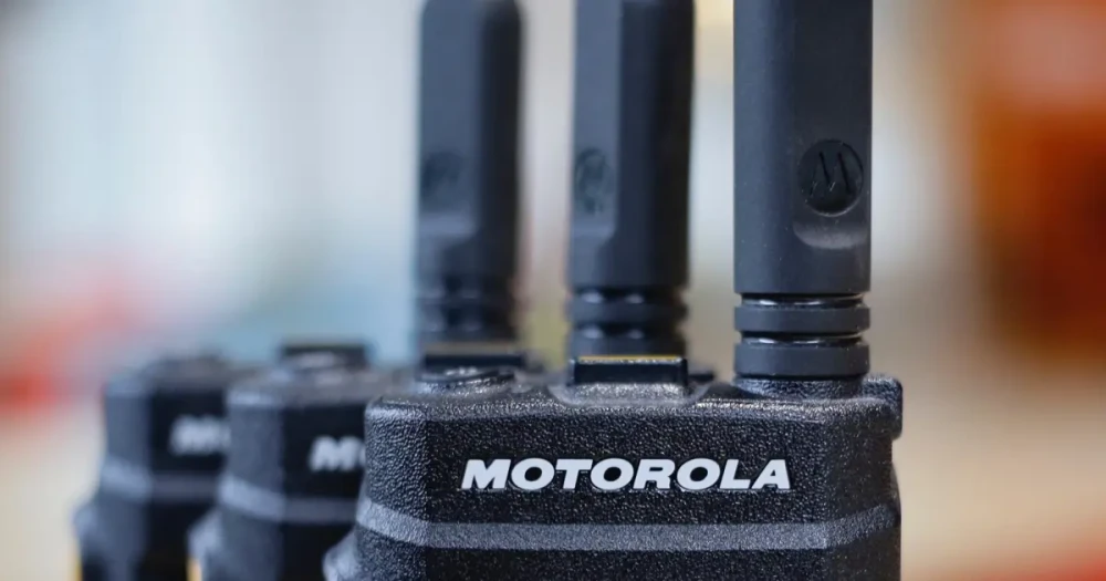 Motorola'dan Devrim Niteliğinde Katlanabilir Telefon Sızıntısı: Kitap Gibi Açılan Cihaz Geliyor