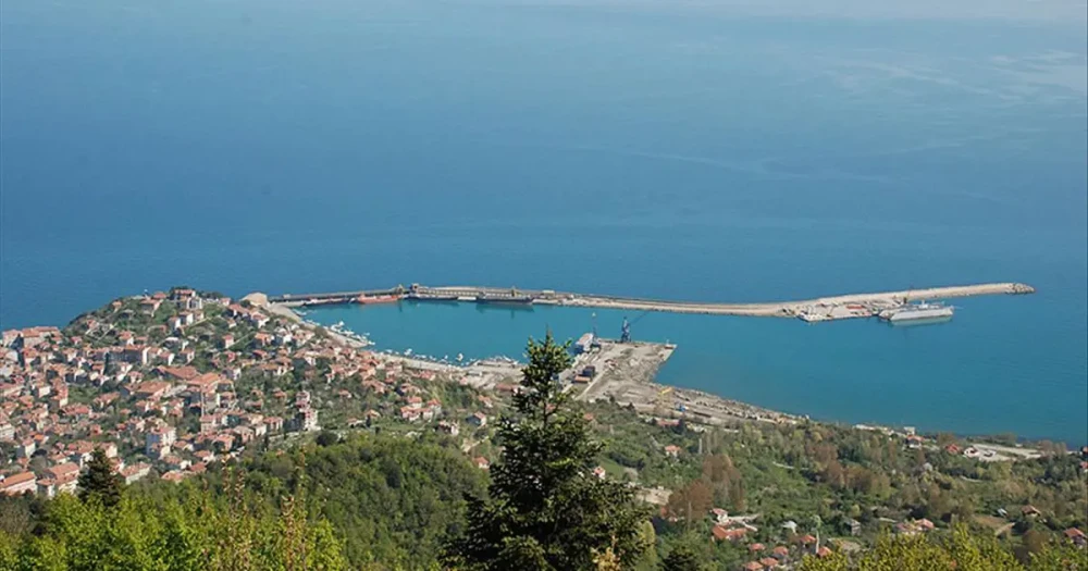 Karadeniz'de Petrol Tankerine Drone Saldırısı: İnebolu'ya Çekiliyor