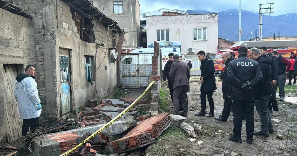Bursa'da Lodos Faciası: Yıkılan Duvar Altında Kalan Genç Hayatını Kaybetti