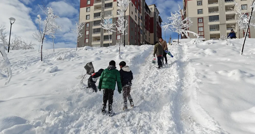 Soğuk Hava Dalgaları Eğitime Engel Oldu: Birçok Kentte Okullar Tatil Edildi