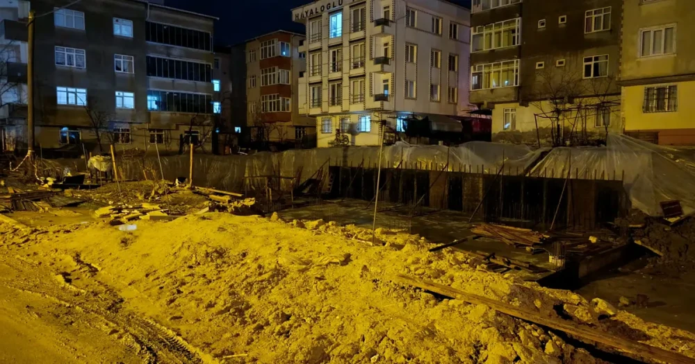 Tekirdağ'da İnşaat Alanında Toprak Kayması: 4 Apartman Sakinleri Tahliye Edildi