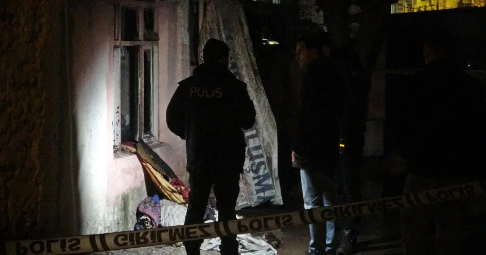Antalya'da Gecekondu Yangını: Bir Can Kaybı