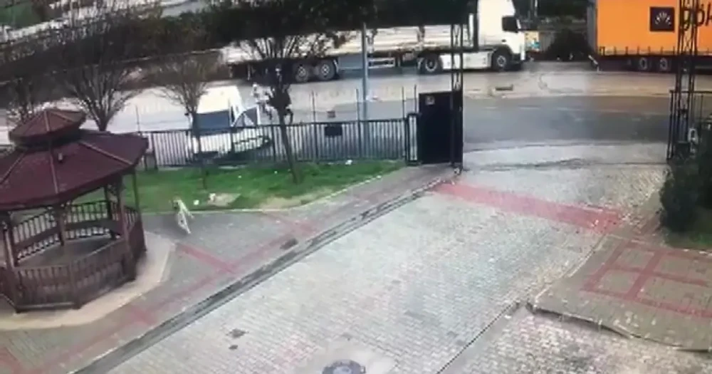 Adana'da Kanlı Saldırı: Baba Yaralandı, Oğlu Hayatını Kaybetti