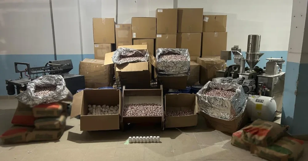 İstanbul'da Nefes Kesen Uyuşturucu Operasyonu: Milyonlarca Hap Ele Geçirildi