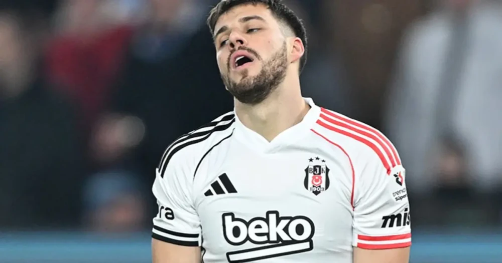 Beşiktaş'tan Ayrılan Jurasek, Slavia Prag'a Döndü: Mourinho'nun Kararı Etkili Oldu