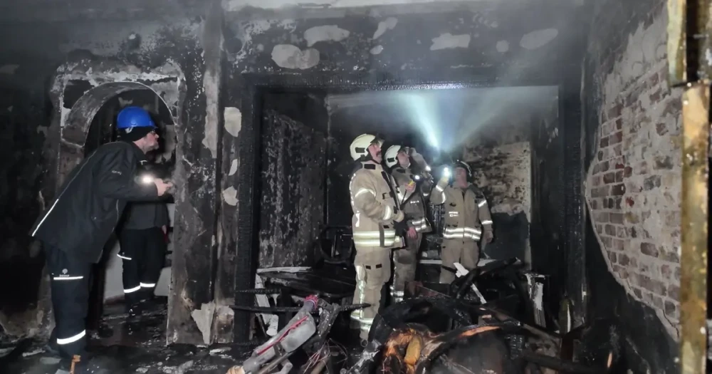Kadıköy'de Bina Yangını: 8 Yaralı, 1'i Ağır