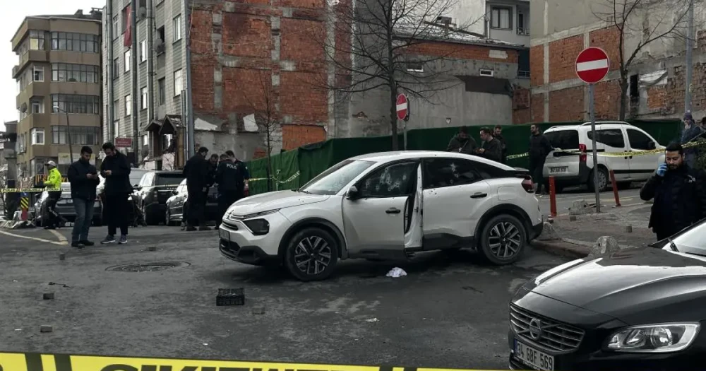 Kağıthane'de Kanlı Pusu: 26 Yaşındaki Genç Aracında Hayatını Kaybetti