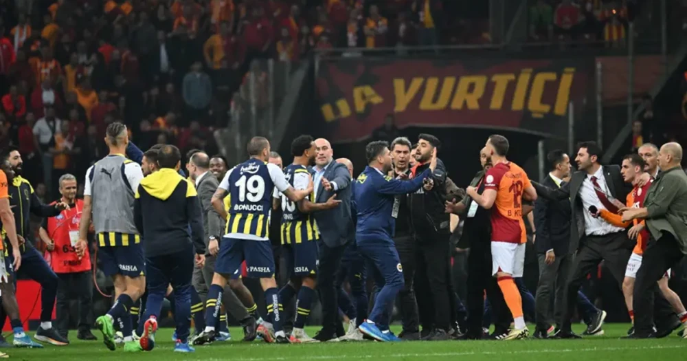 Olaylı Derbi Davasında Karar: Oosterwolde ve Mert Hakan Yandaş'a Hapis Cezası
