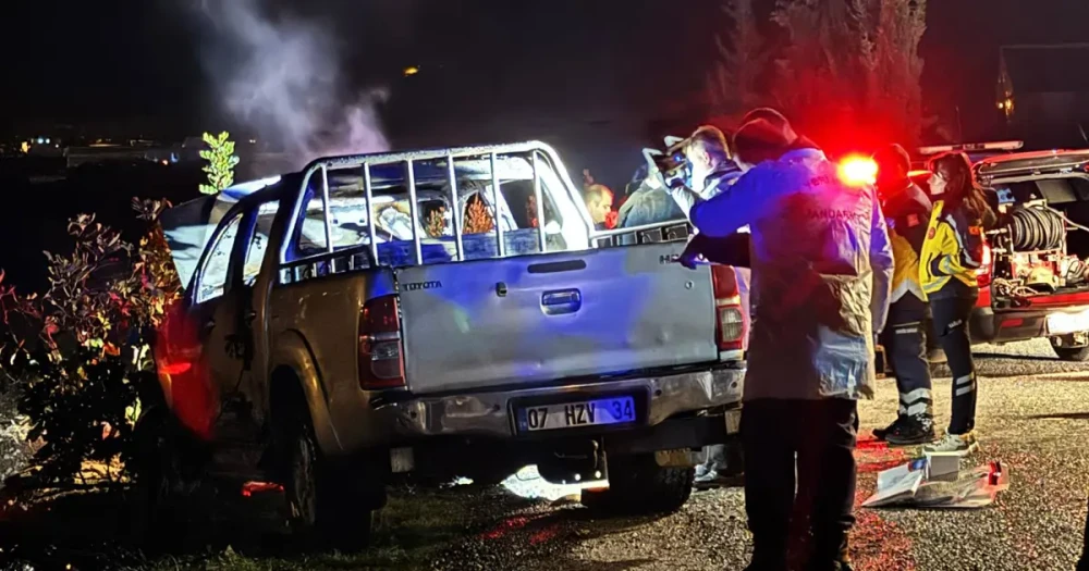 Yanan Otomobilde Korkunç Keşif: Kimliği Belirlenemeyen Bir Ceset Bulundu