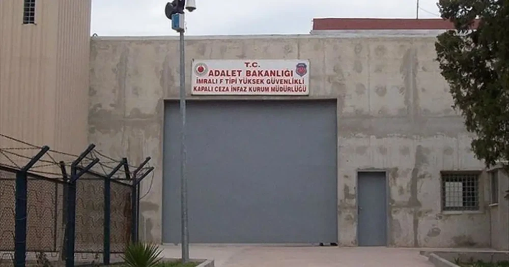 DEM Parti Heyeti İmralı'da Abdullah Öcalan ile Görüşüyor
