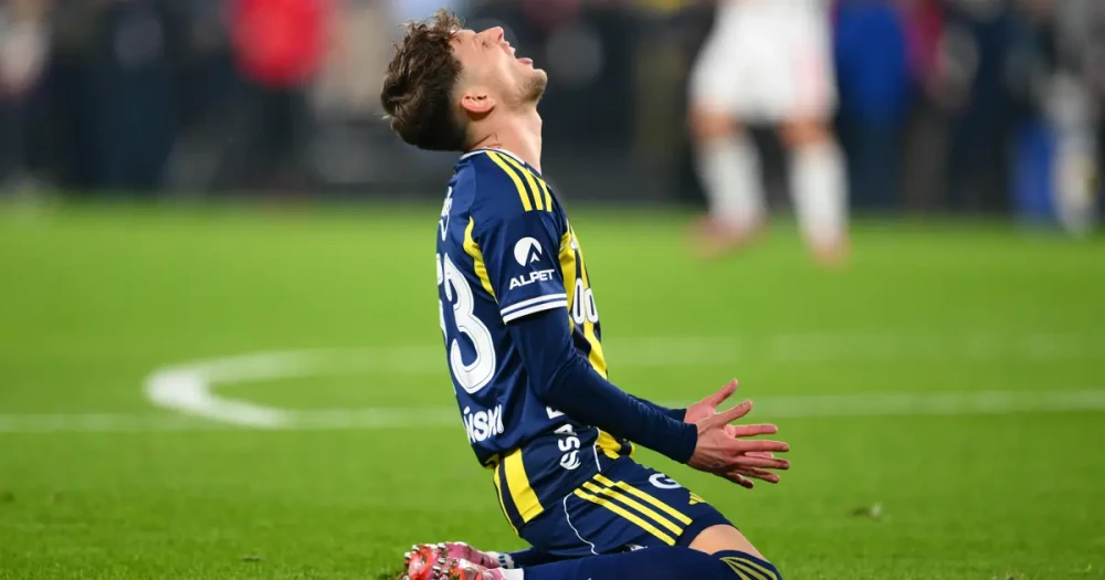 Fenerbahçe'de Kadro Krizi: İdmana Katılmayan Yıldız Oyuncu Kadrodan Çıkarıldı