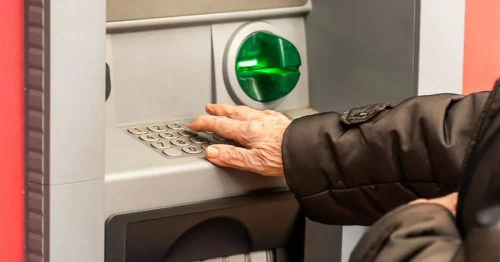 Bankadan Yaşlı Kadına Şok Muamele: "Düzgün Konuşamıyorsun" Gerekçesiyle Dul Aylığını Vermedi