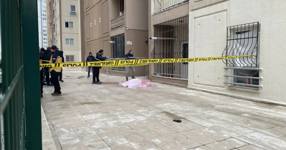 Kiralamak İstediği Dairenin Balkonundan Düşerek Hayatını Kaybetti