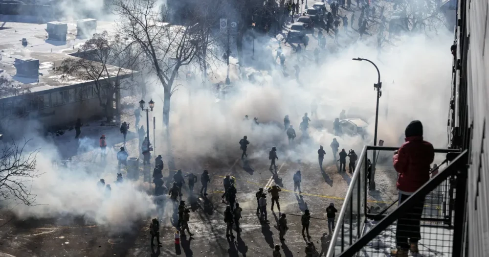 ABD'de Göçmenlik Polisinin Şiddet Eylemleri Büyüyor: Yeni Bir Vaka Daha Kaydedildi