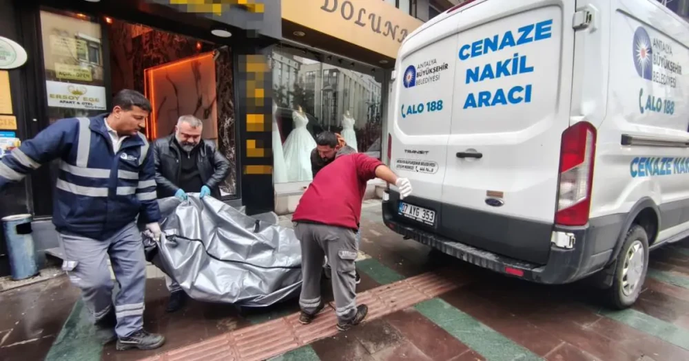Antalya'da Otel Odasında Şüpheli Ölüm: Genç Adam Hayatını Kaybetti
