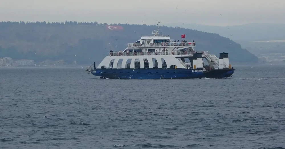 Bozcaada Feribot Seferleri Hava Koşulları Nedeniyle İptal Edildi