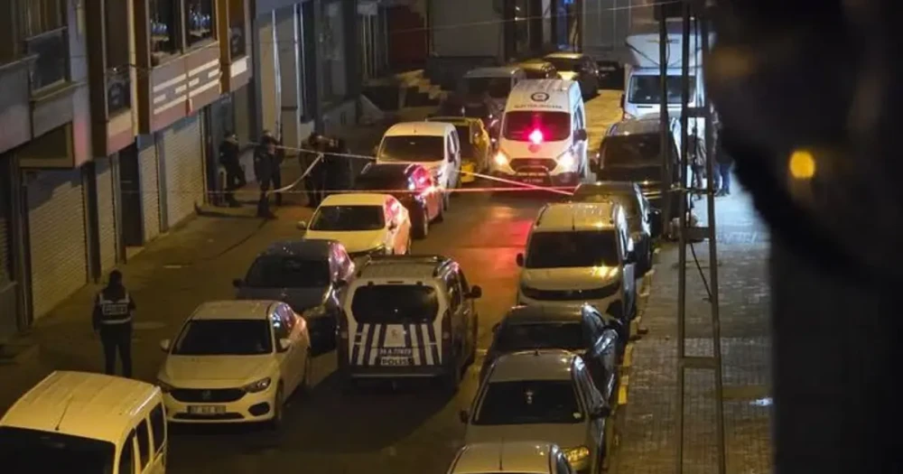 Çatı Katından Düşen Vatandaş Hayatını Kaybetti