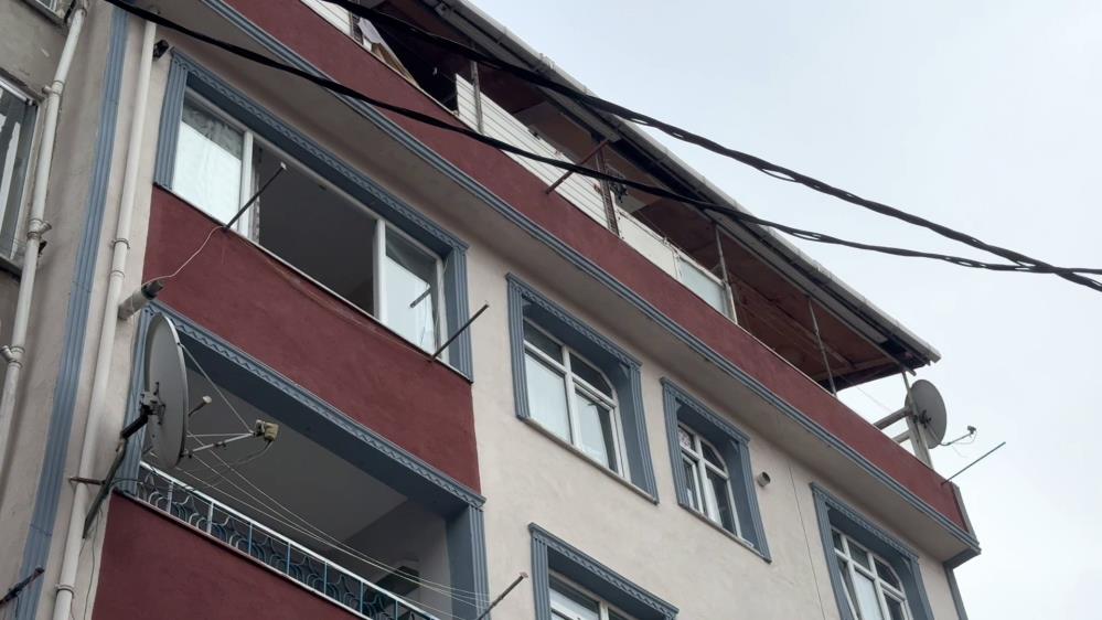 İstanbul'da Trajik Karbonmonoksit Zehirlenmesi: Üç Kişi Hayatını Kaybetti